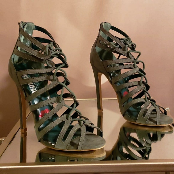 Agaci- Redkiss Heels - Picture 2 of 3